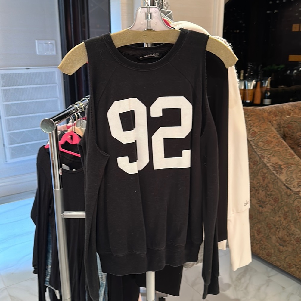 abercrombie and fitch cut out shoulder black sweatshirt